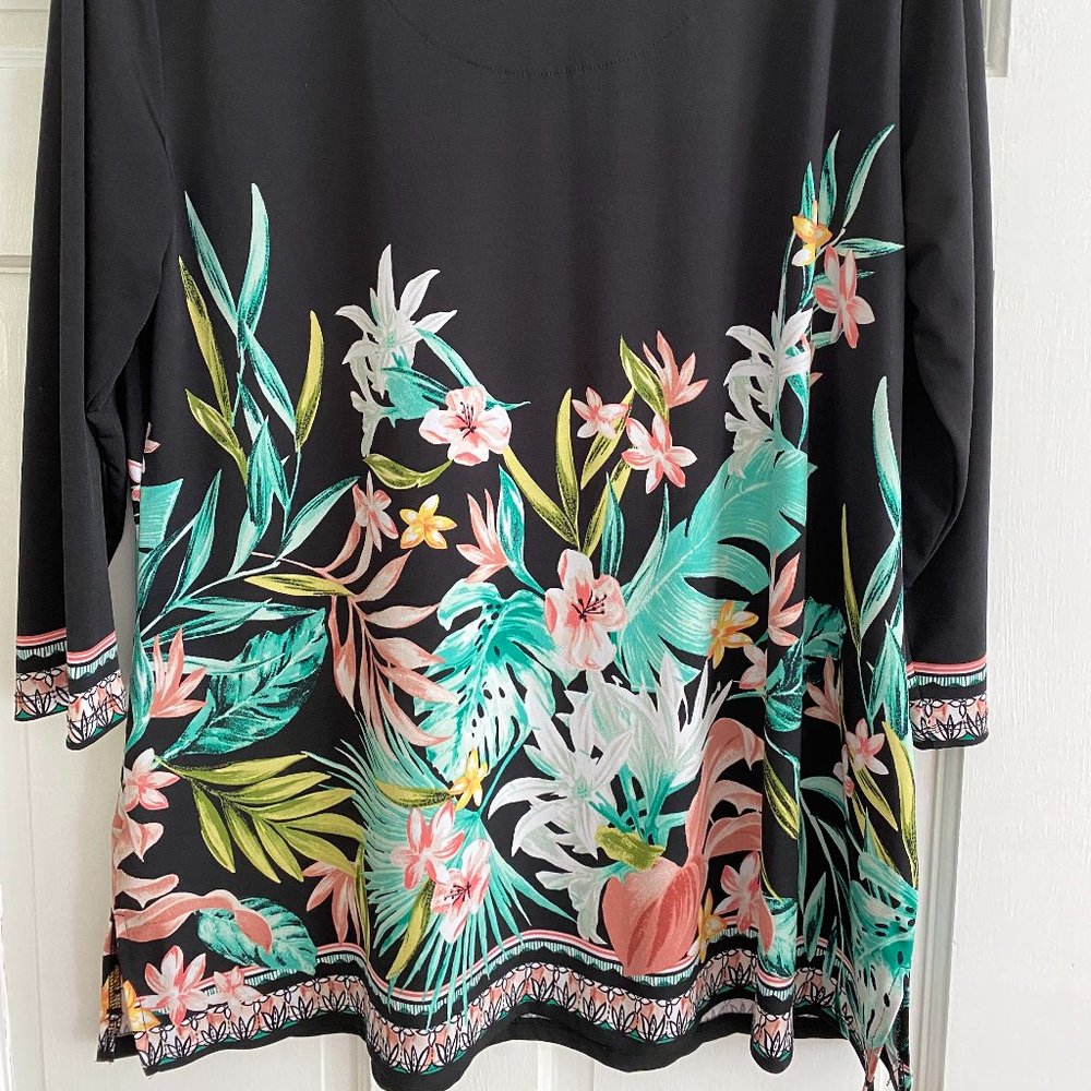 JM Women's Black Floral Long Tunic Top. - Picture 4 of 4